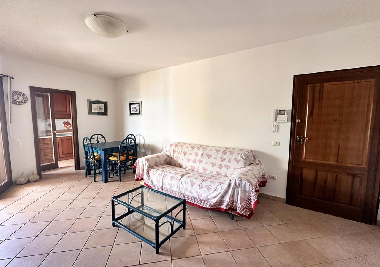 Murphy Holiday Homes - Residenza Aldo Moro 03 Ла-Маддалена Екстер'єр фото